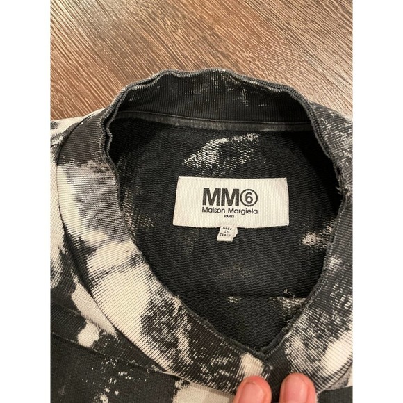 🍙 MM6 Acid wash crewneck sweatshirt black white size small - Picture 2 of 11